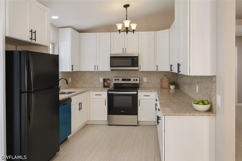 241 8th Street SE Naples FL 34117