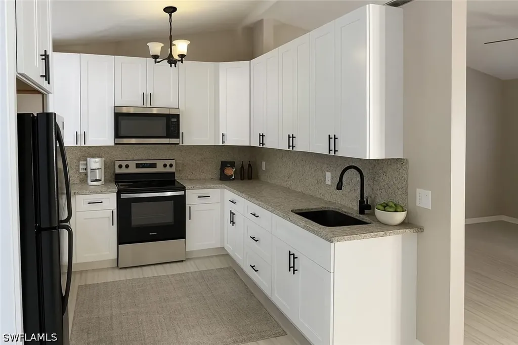 241 8th Street SE Naples FL 34117