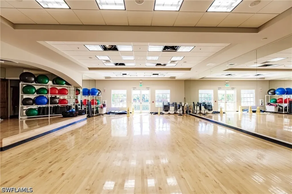 3157 Aviamar Circle Naples FL 34114