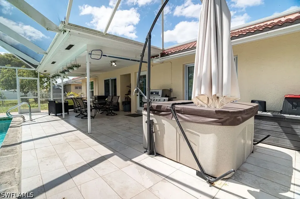 3725 SE 8th Place Cape Coral FL 33904