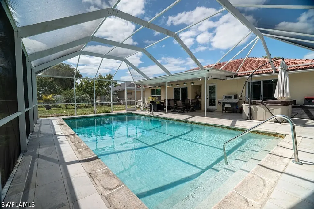 3725 SE 8th Place Cape Coral FL 33904