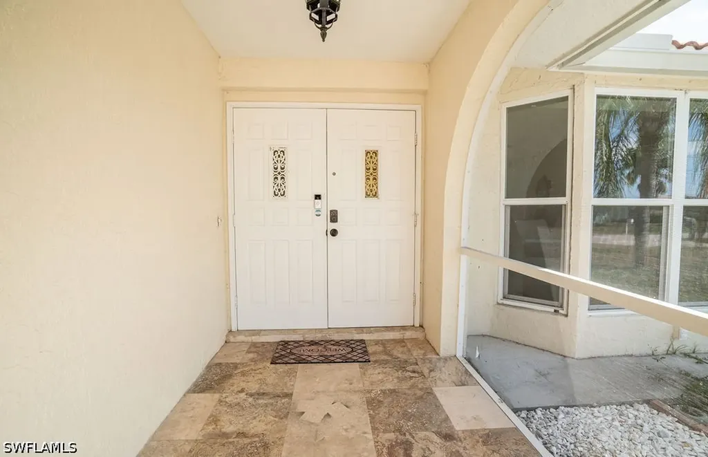 3725 SE 8th Place Cape Coral FL 33904