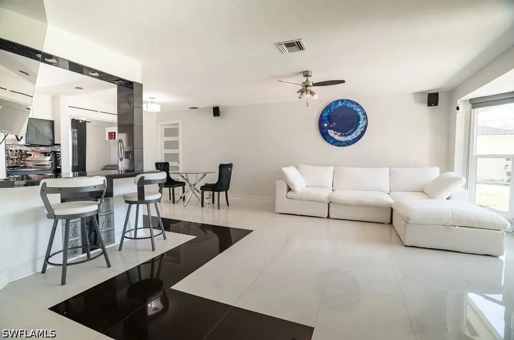 3725 SE 8th Place Cape Coral FL 33904