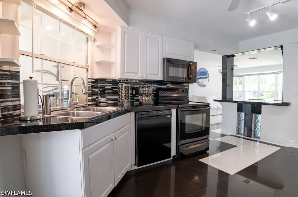 3725 SE 8th Place Cape Coral FL 33904