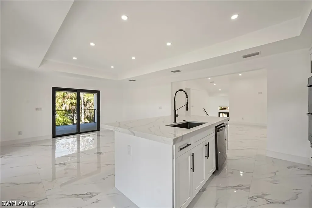 240 33rd Avenue NE Naples FL 34120