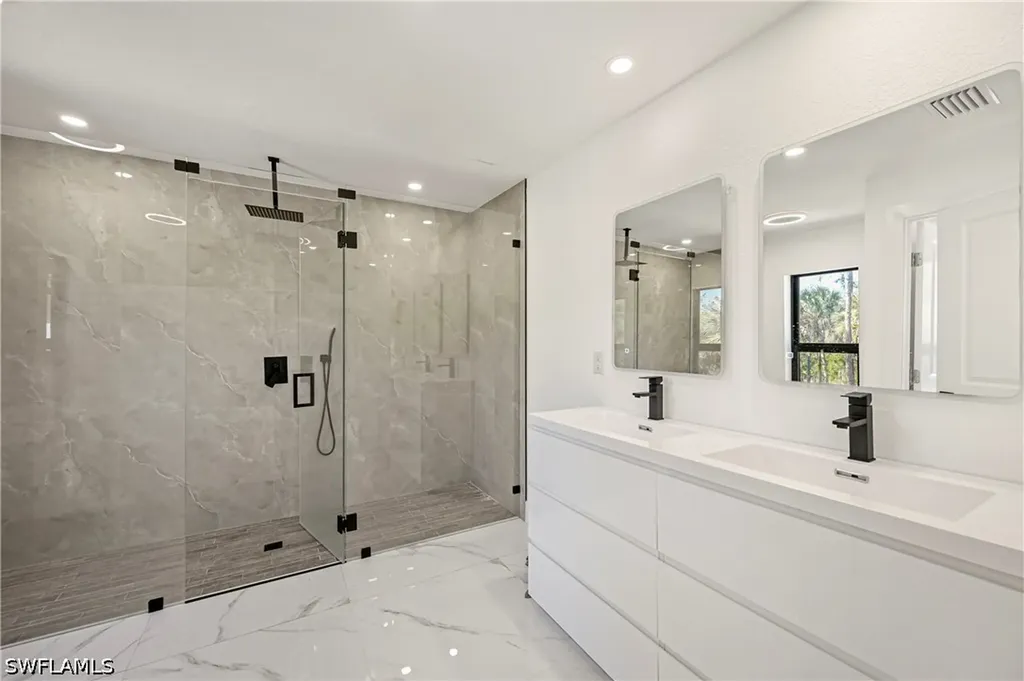 240 33rd Avenue NE Naples FL 34120