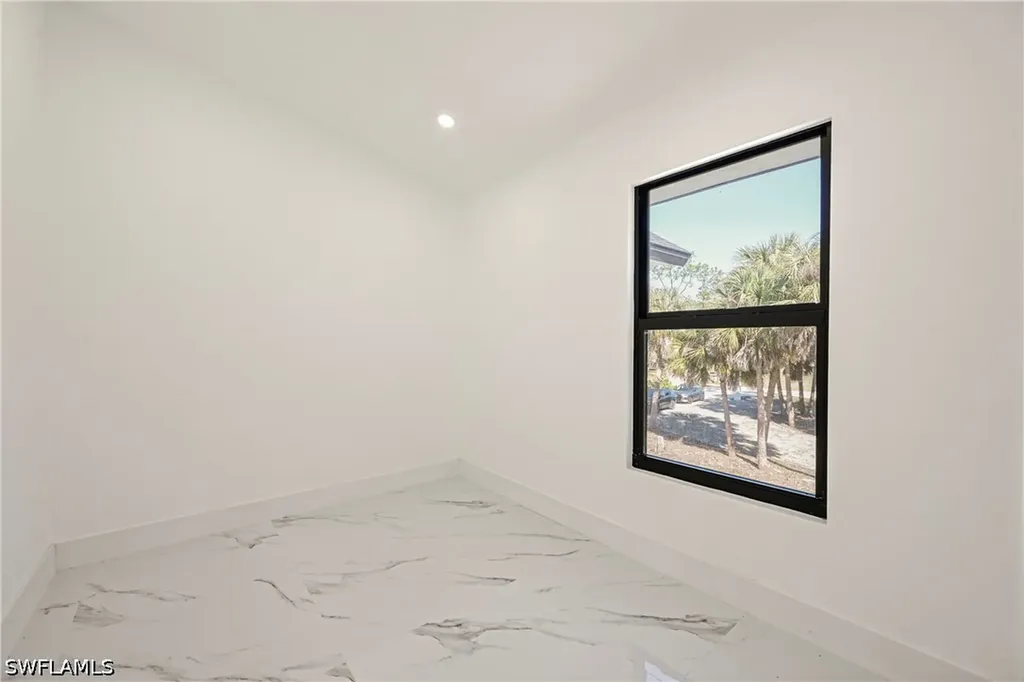240 33rd Avenue NE Naples FL 34120