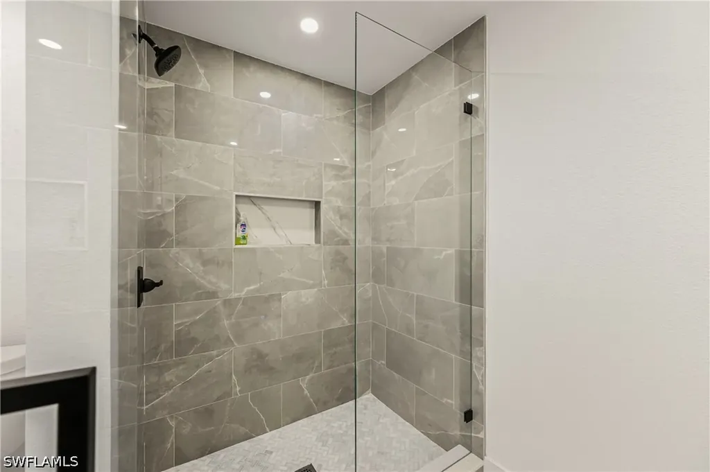 240 33rd Avenue NE Naples FL 34120