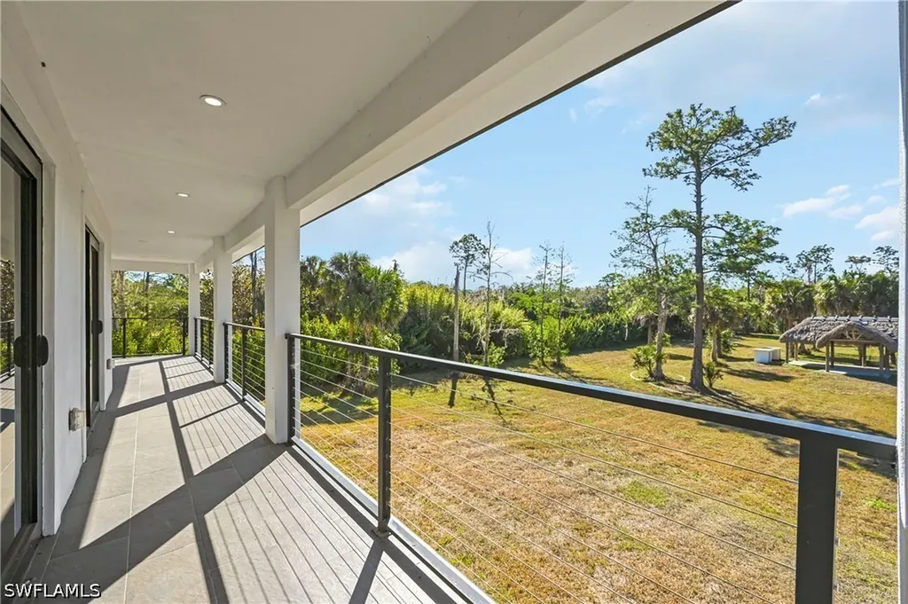 240 33rd Avenue NE Naples FL 34120