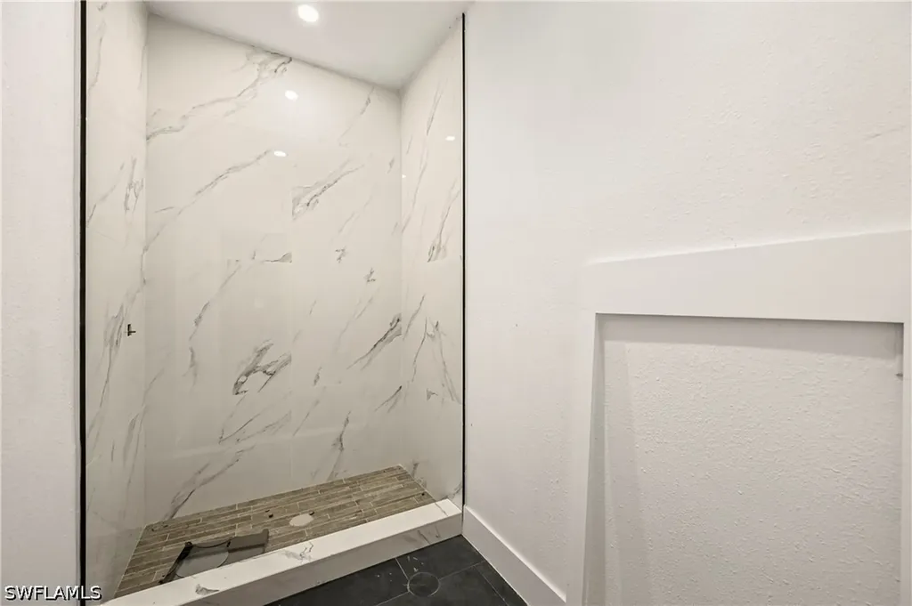 240 33rd Avenue NE Naples FL 34120