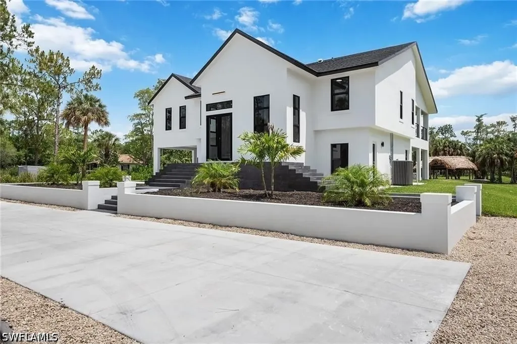 240 33rd Avenue NE Naples FL 34120