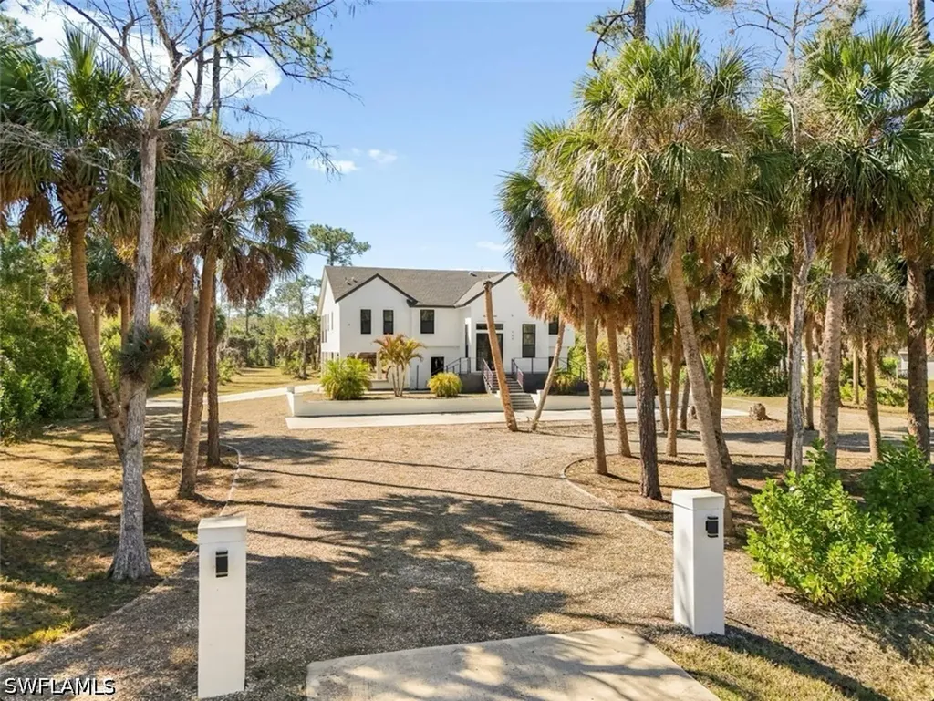 240 33rd Avenue NE Naples FL 34120