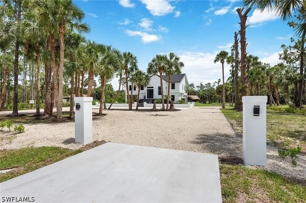 240 33rd Avenue NE Naples FL 34120