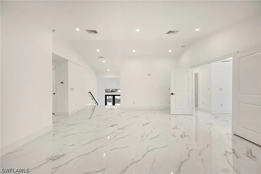 240 33rd Avenue NE Naples FL 34120