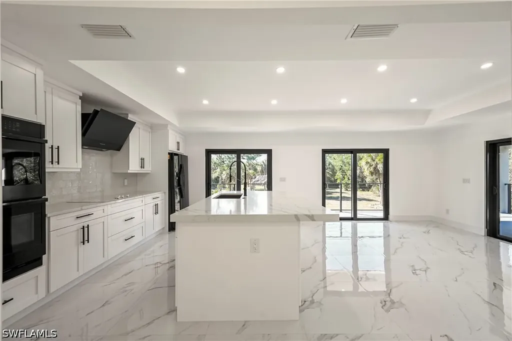 240 33rd Avenue NE Naples FL 34120