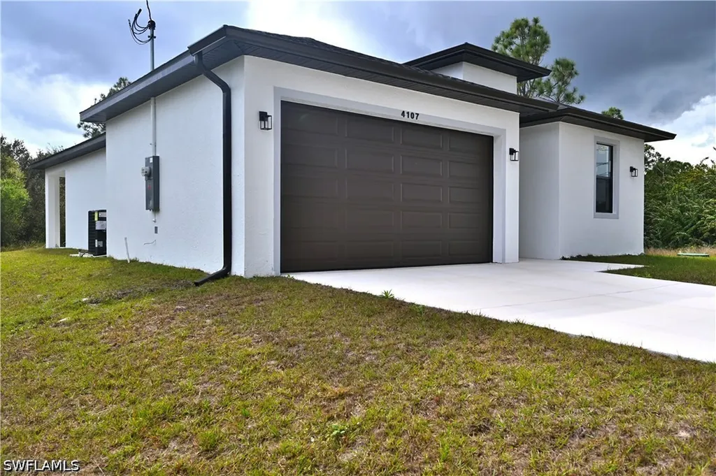 4107 13th Street SW Lehigh Acres FL 33976