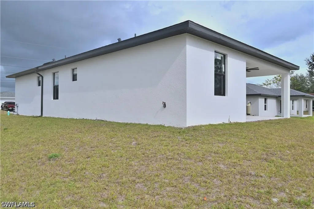 4107 13th Street SW Lehigh Acres FL 33976