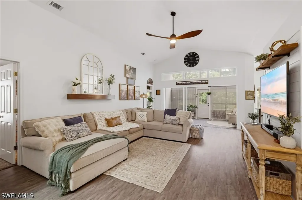 9801 Las Casas Drive Fort Myers FL 33919