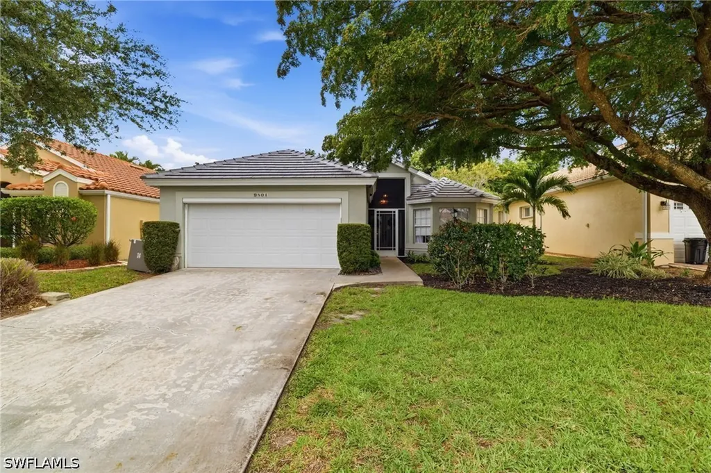 9801 Las Casas Drive Fort Myers FL 33919