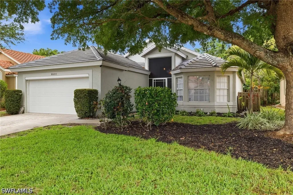 9801 Las Casas Drive Fort Myers FL 33919