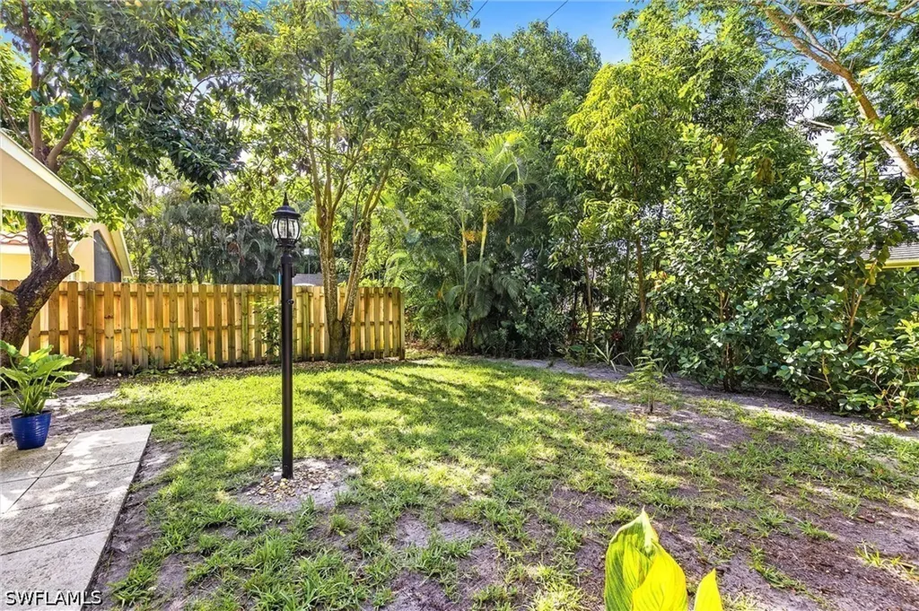 9801 Las Casas Drive Fort Myers FL 33919