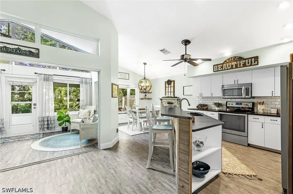 9801 Las Casas Drive Fort Myers FL 33919
