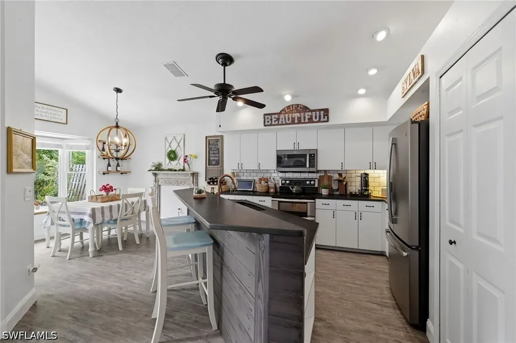 9801 Las Casas Drive Fort Myers FL 33919