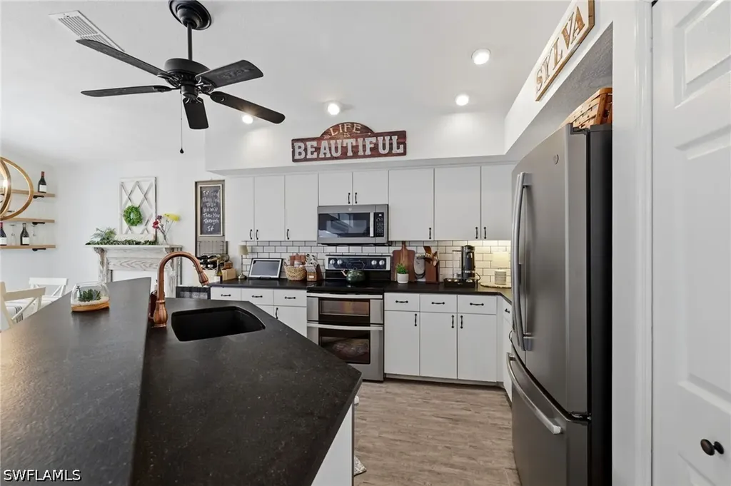 9801 Las Casas Drive Fort Myers FL 33919