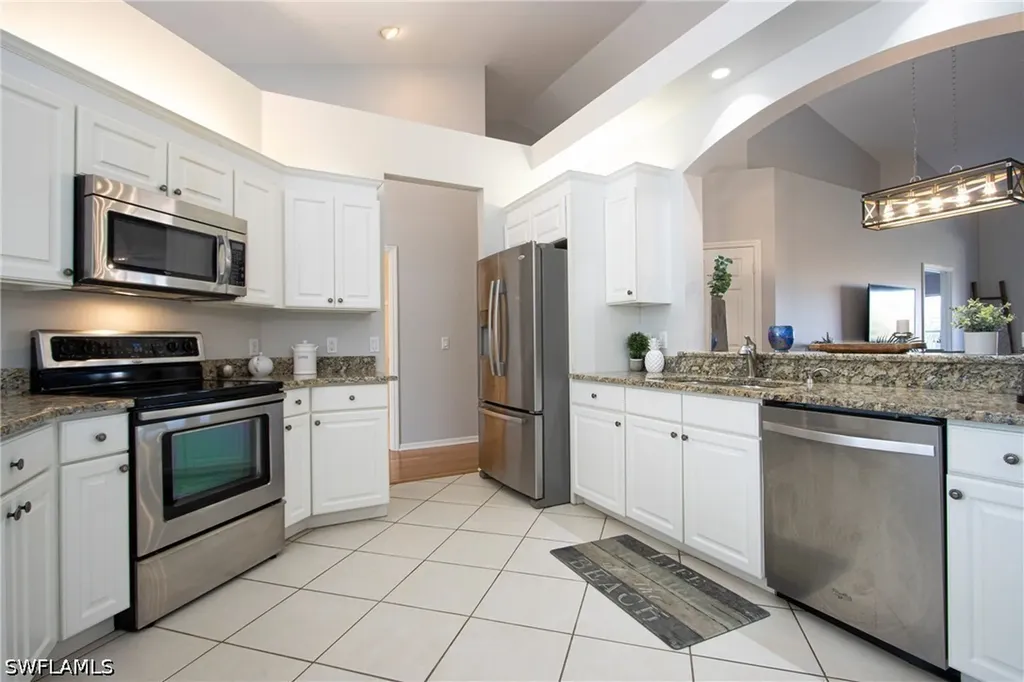 5705 Heron Lane Naples FL 34110