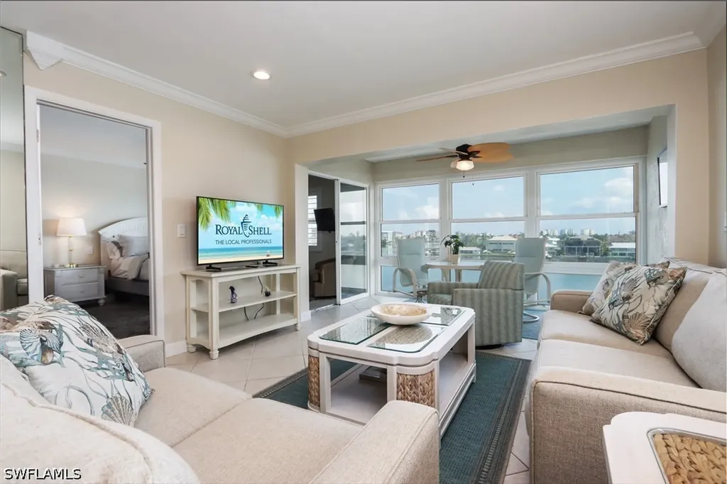 271 Southbay Drive Naples FL 34108