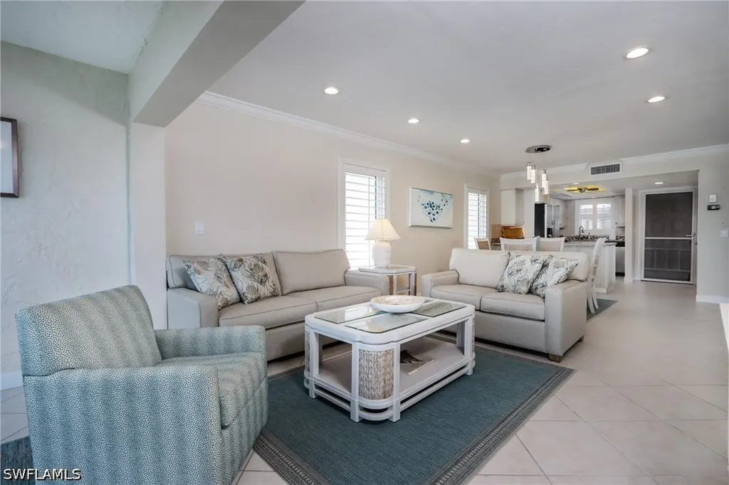 271 Southbay Drive Naples FL 34108
