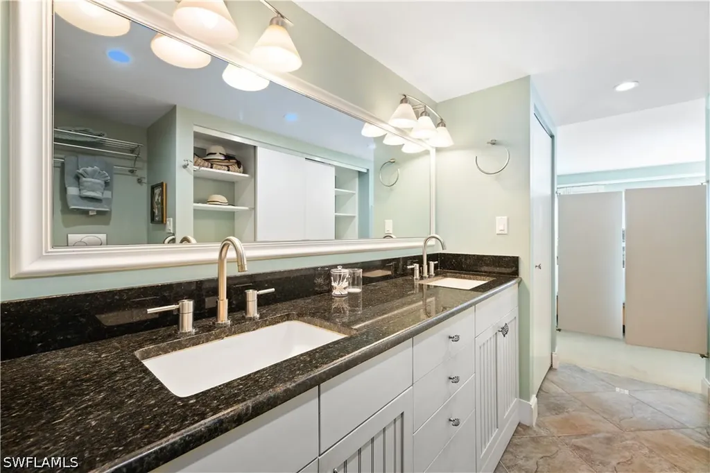1977 Gulf Shore Boulevard N Naples FL 34102