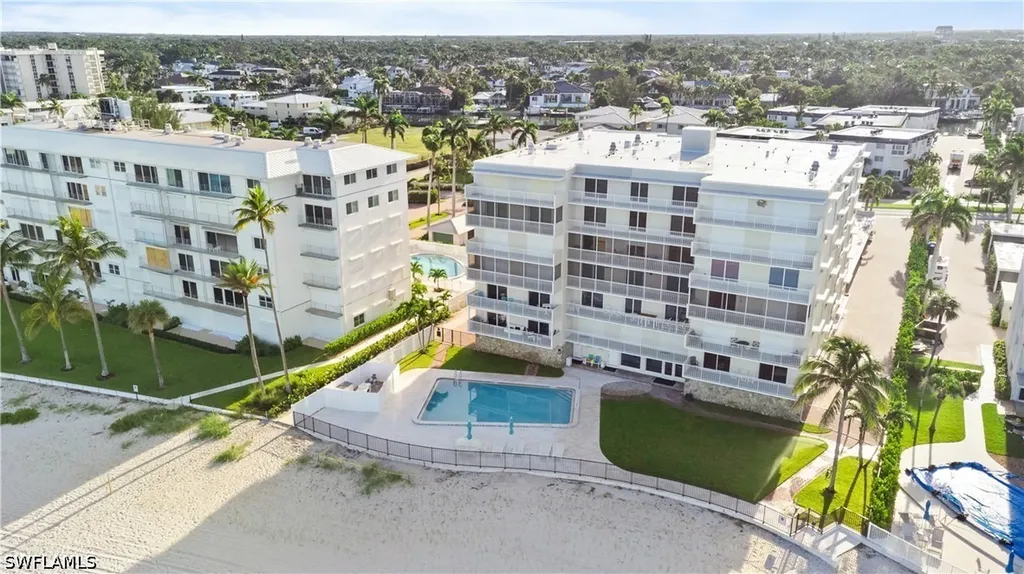 1977 Gulf Shore Boulevard N Naples FL 34102