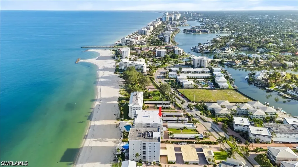 1977 Gulf Shore Boulevard N Naples FL 34102