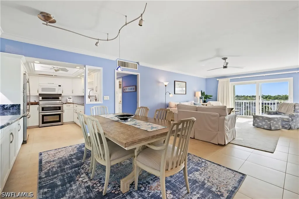 1977 Gulf Shore Boulevard N Naples FL 34102