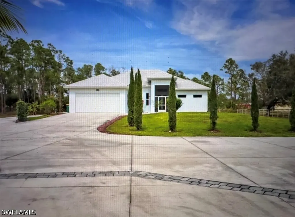 2575 31st Avenue NE Naples FL 34120