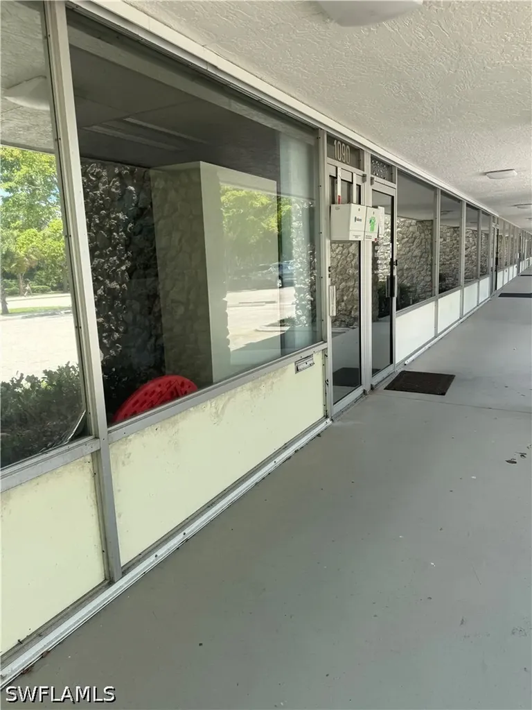 1090 6th Avenue N Naples FL 34102