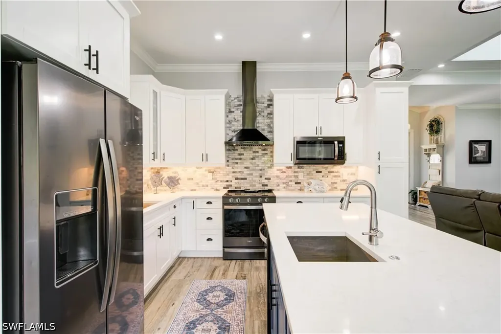 510 10th Avenue NW Naples FL 34120
