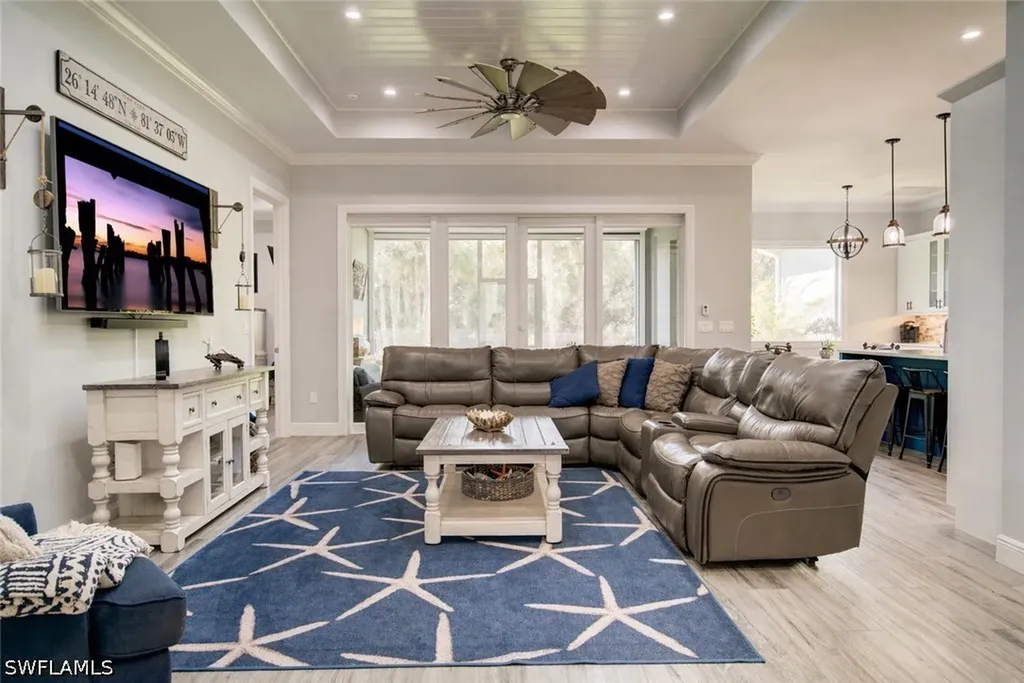 510 10th Avenue NW Naples FL 34120