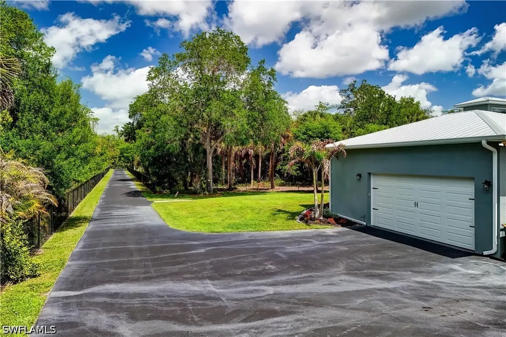 510 10th Avenue NW Naples FL 34120