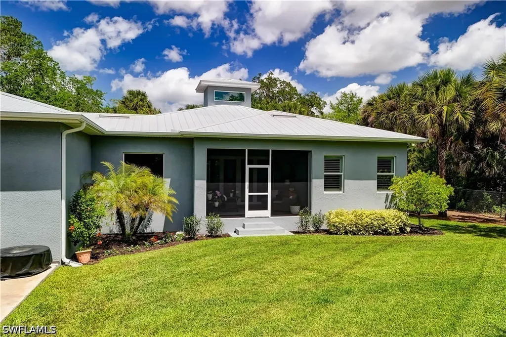 510 10th Avenue NW Naples FL 34120