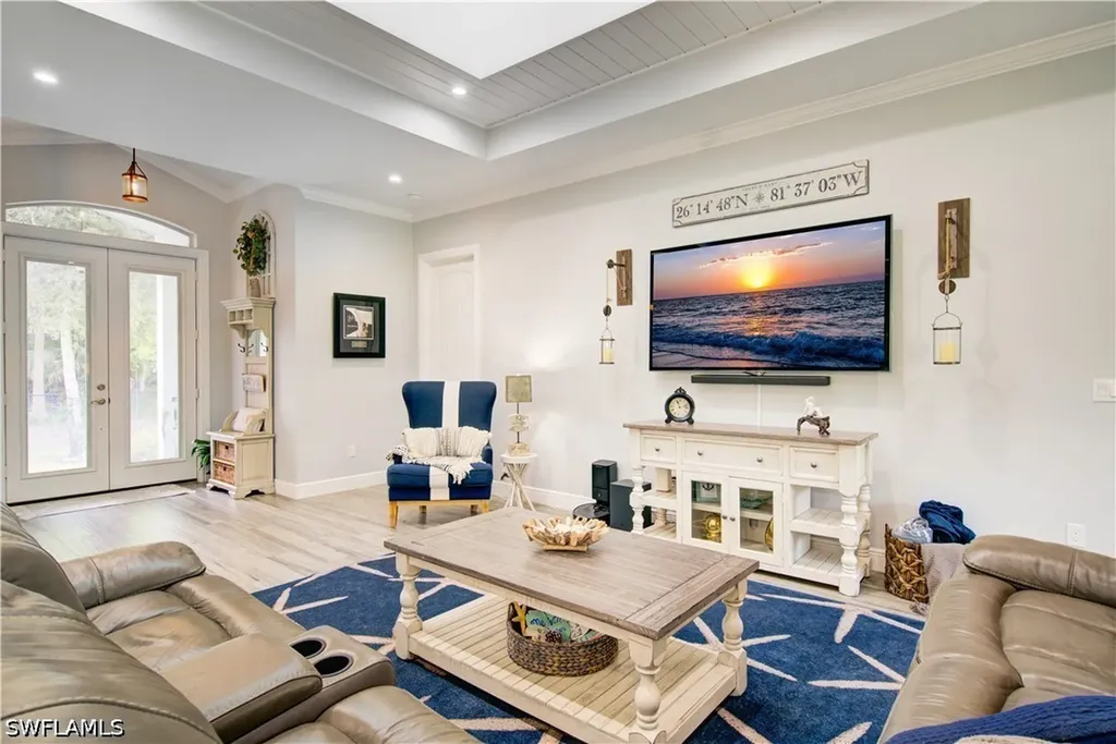 510 10th Avenue NW Naples FL 34120