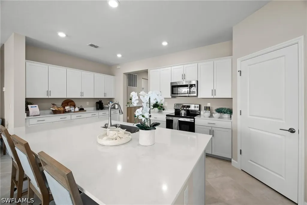 3203 Weston Manor Drive Alva FL 33920