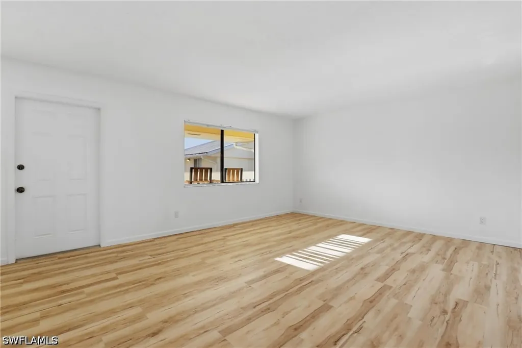 4607 Bayshore Drive Naples FL 34112
