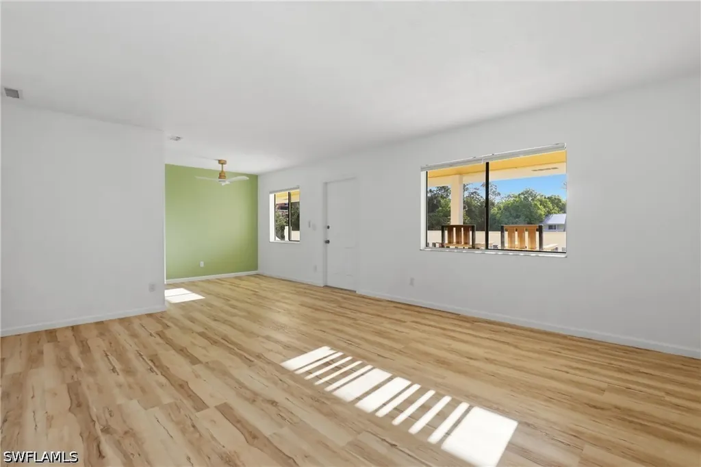4607 Bayshore Drive Naples FL 34112