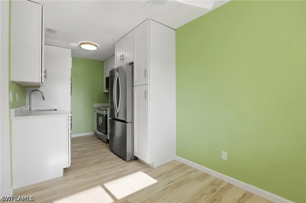 4607 Bayshore Drive Naples FL 34112