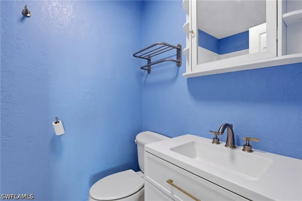 4607 Bayshore Drive Naples FL 34112