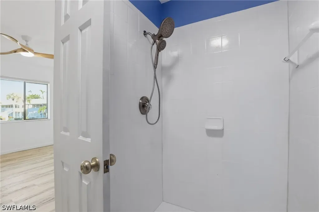 4607 Bayshore Drive Naples FL 34112