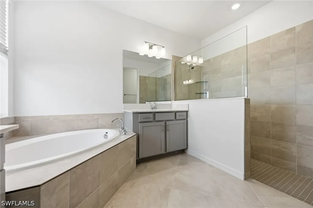 5443 Pikewood Court Ave Maria FL 34142
