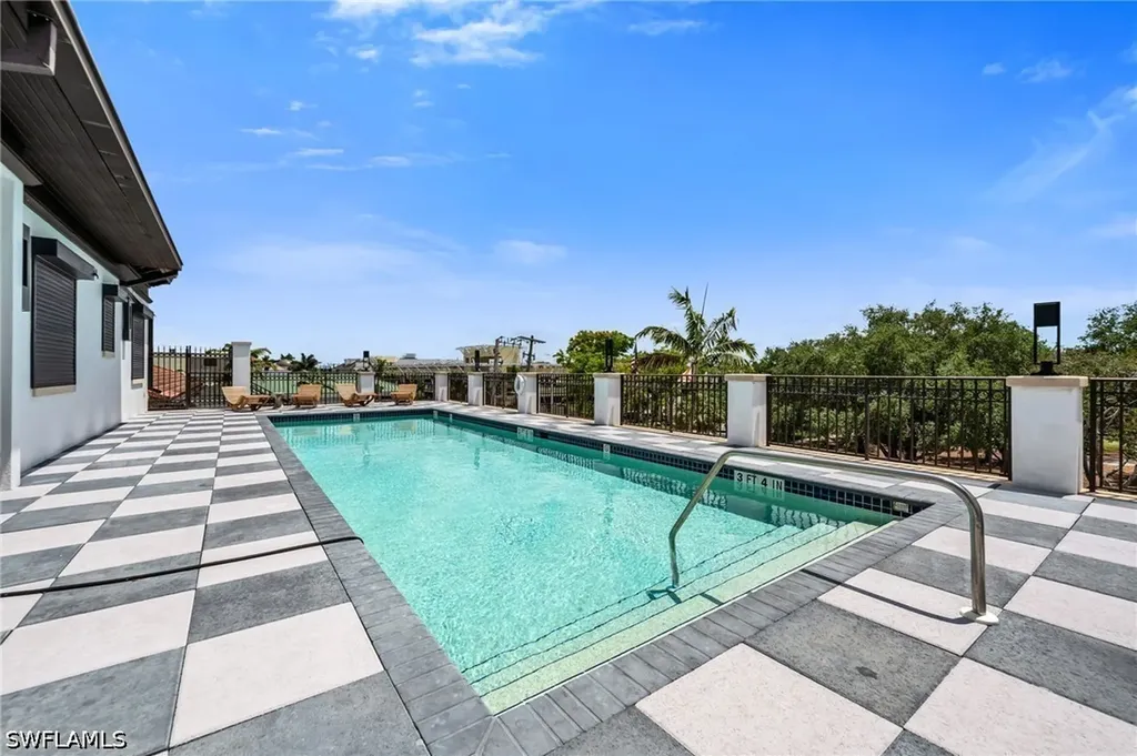 780 5th Avenue S Naples FL 34102